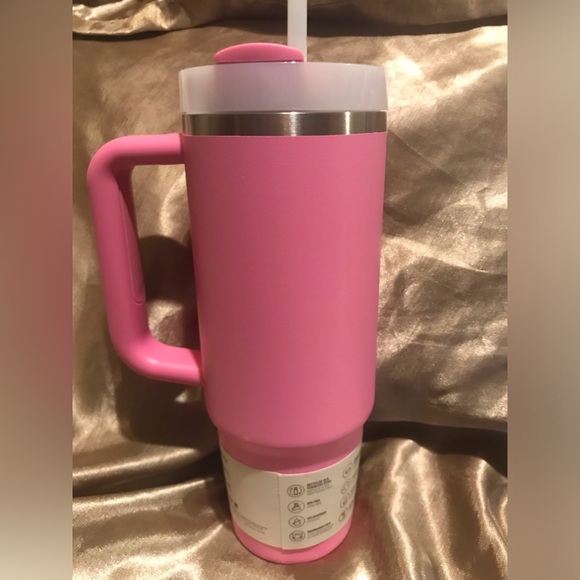 New Authentic Stanley Quencher - Picture 3 of 4